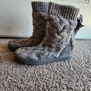 UGG Australia Isla Knit Sweater Womens Boots Size 7 Grey Ribbon On Back Pull On